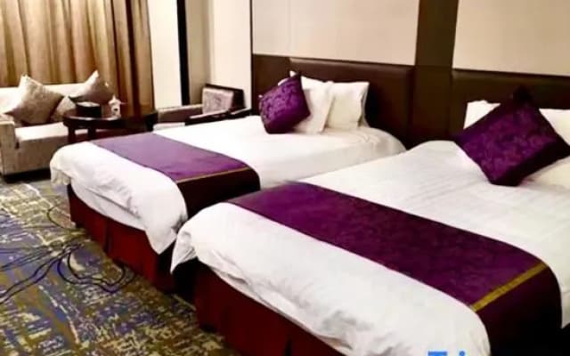 Yantai Baohua Mingdu Hotel