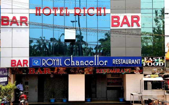 Hotel Richi Palace