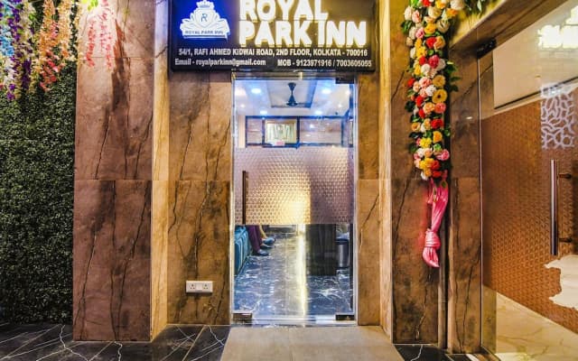 Fabhotel Royal Park Inn