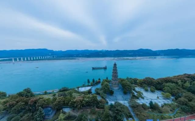 Ramada by Wyndham Yichang Riverside