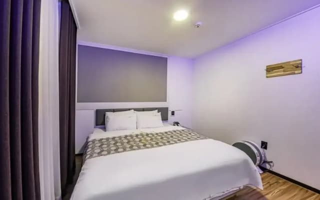 S Hotel