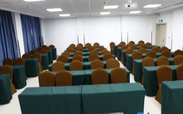 Grace Inn Hotel (Laicheng Industrial Park Kouzhen Shenzhen North Road)