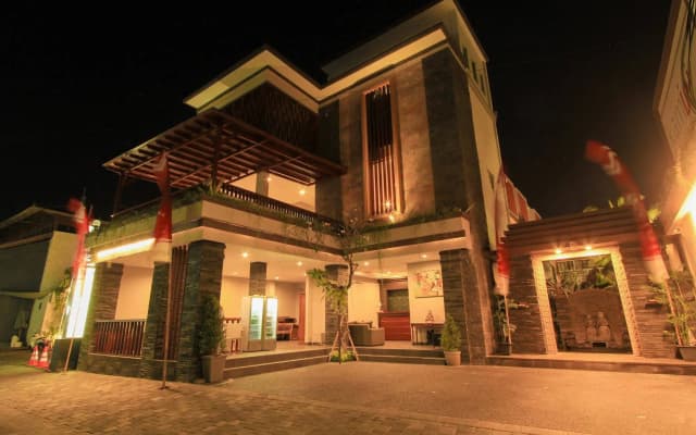 Kamini Legian Hotel