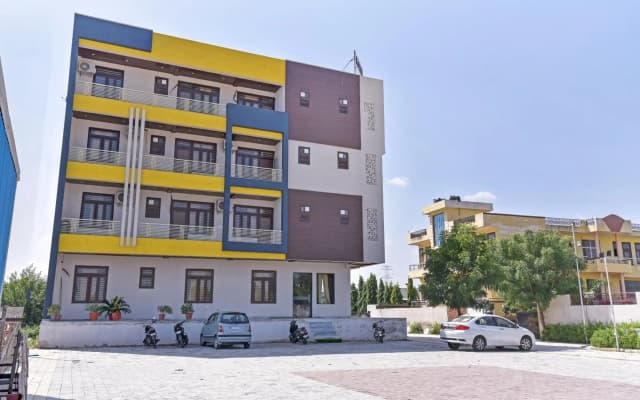 Collection O 83225 Hotel Shri Ganesh
