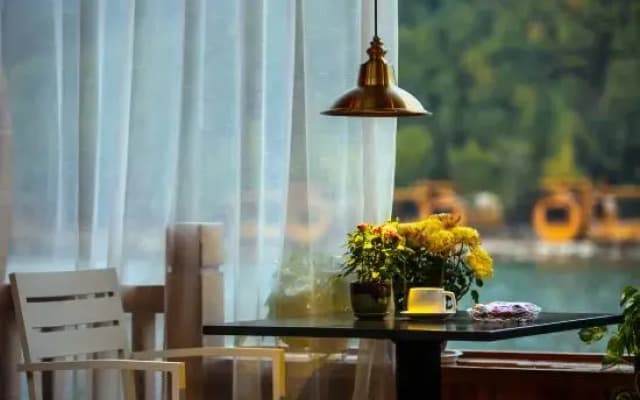 Jiuru Mountain Hongyanrong Wooden Barrel Homestay