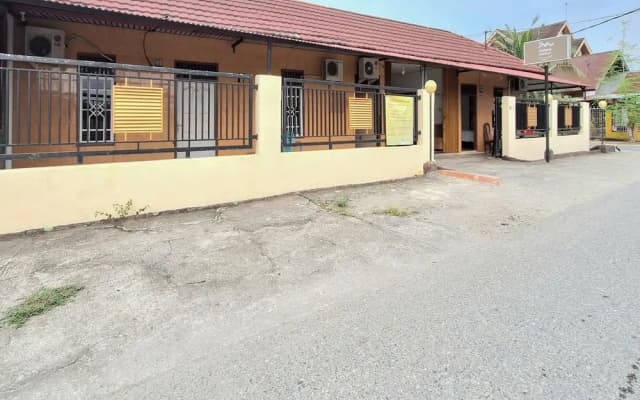 Handira Homestay Syariah Padang RedPartner