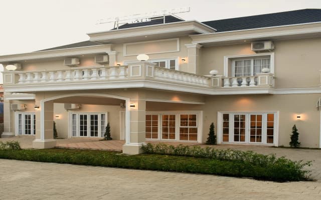 Green Forest Hotel