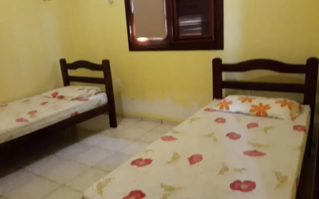Casa de 4 quartos á 6Km da praia de Lagoinha-ce