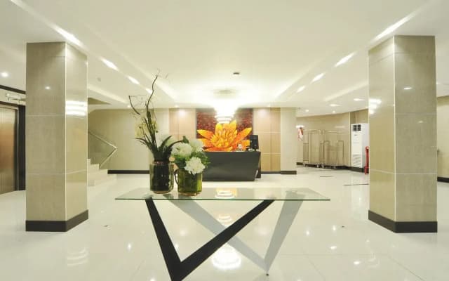 717 Cesar Place Hotel