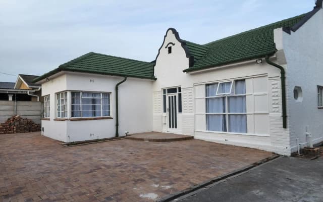 Hasate Guest House ,4 st james street Oakdale Belliville Cape Town South Africa