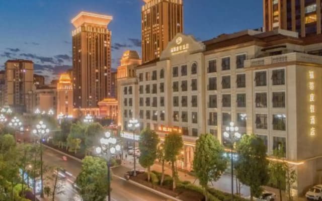 Ford Land Hotel