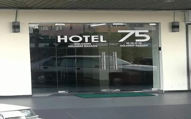 OYO 1105 Hotel 75