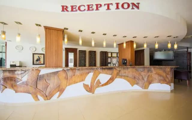 May Garden Club Hotel