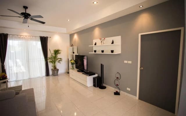 Blissful Tropical Stay at SeaLaVie Villa