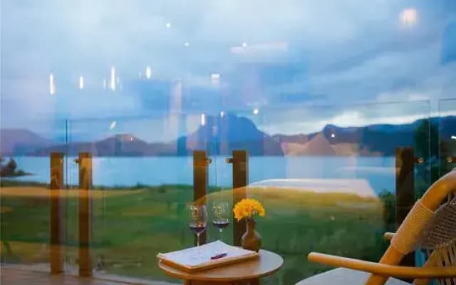 Lugu Lake Honeymoon Solu Boutique Holiday Hotel