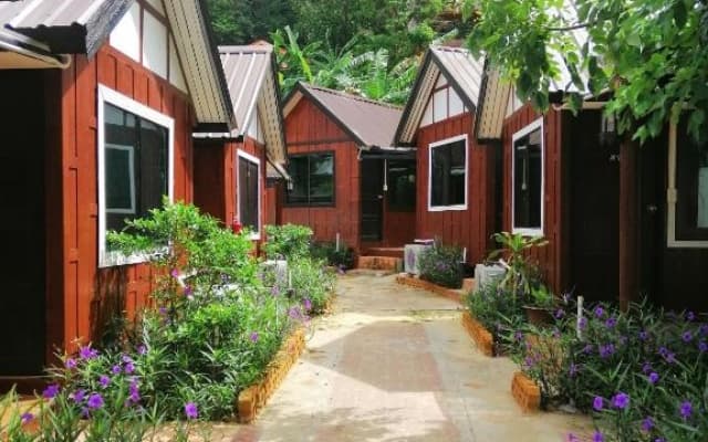Phi Phi Long Beach Bungalow  Had Yao