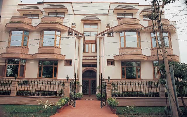 Ahuja Residency, Dlf Phase II