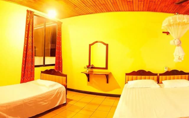 Sana's Beach Guesthouse and Restaurant