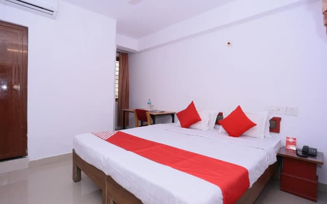 OYO Flagship 28744 Olive Residency