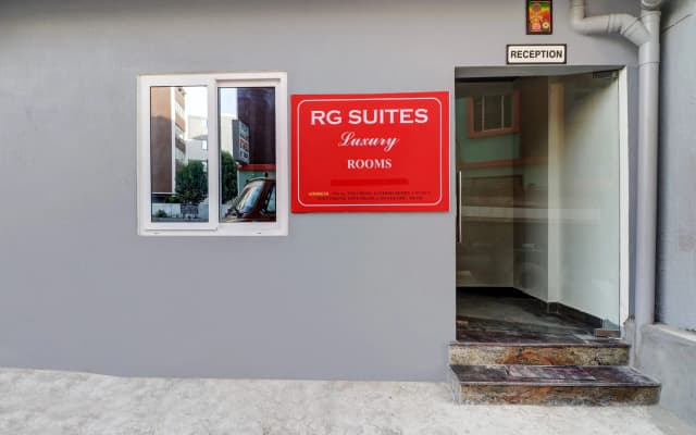 Townhouse Ecity Inn
