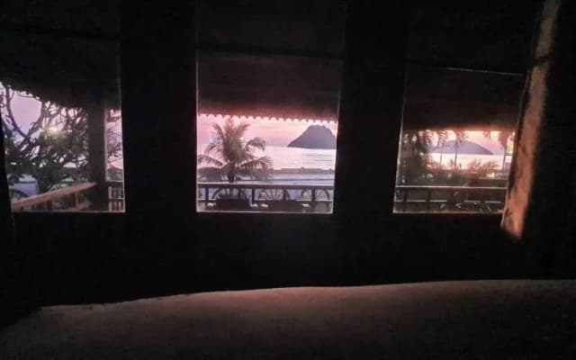 SeeSea Thai wooden house on beachfront