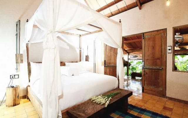 Desa Alamanis Resort Vila