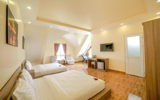 Nhat Nguyen Hotel