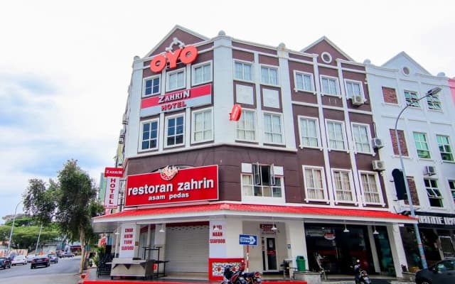 Zahrin Hotel by OYO Rooms