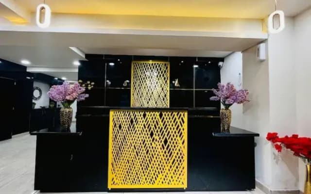 Hotel Limewood Residency