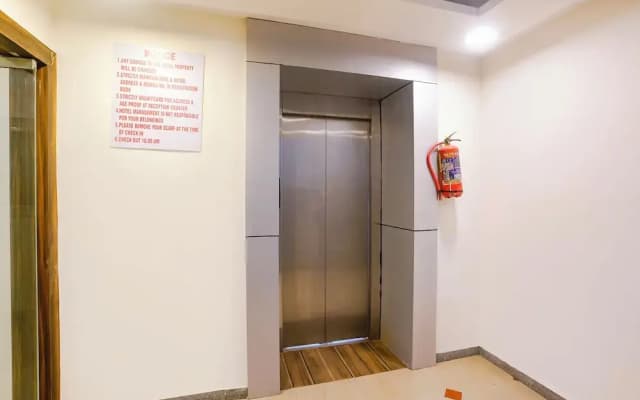 Fabhotel Arsh Executive Inn