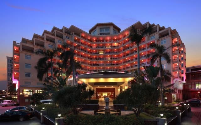 Отель Golden Phoenix Sea View