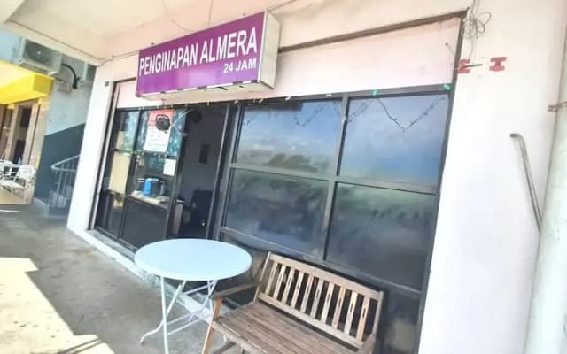 Hotel O Penginapan Almera