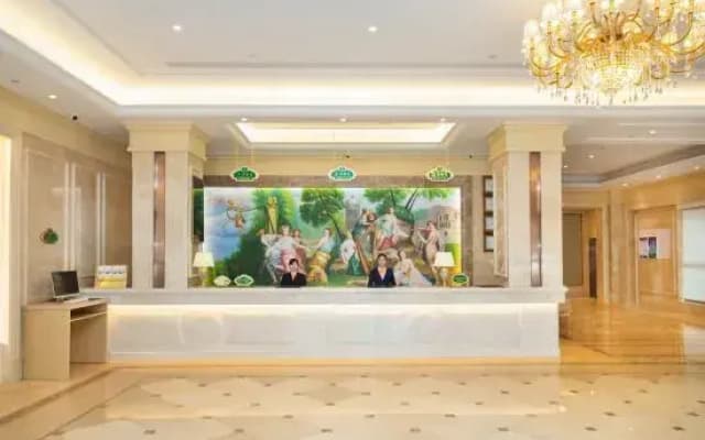 Sunshine International Hotel (Yueyang Xiangyin Dequan Shopping Center Branch)