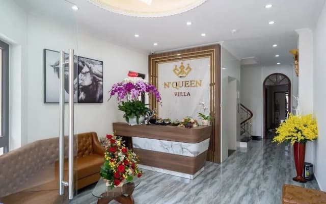 N Queen Apartment Hotel
