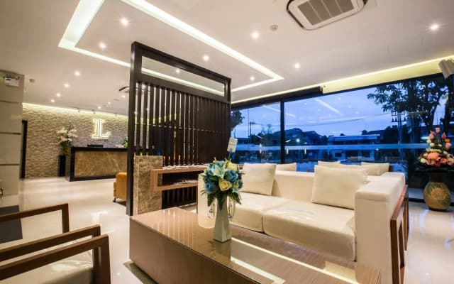 L Hotel
