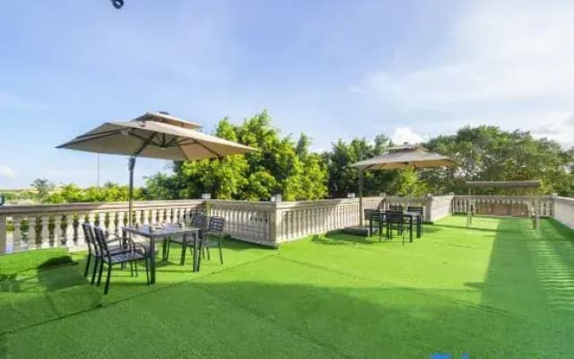 Sea rhyme Mountain House Hotel (Zhuhai Jinwan Airport Branch)