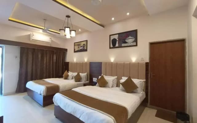 Hotel Golden Veena