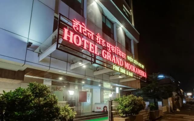 Oyo 13905 Hotel Grand Mookambika