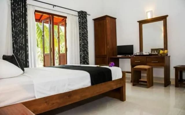 Coco Villa Peach Tree