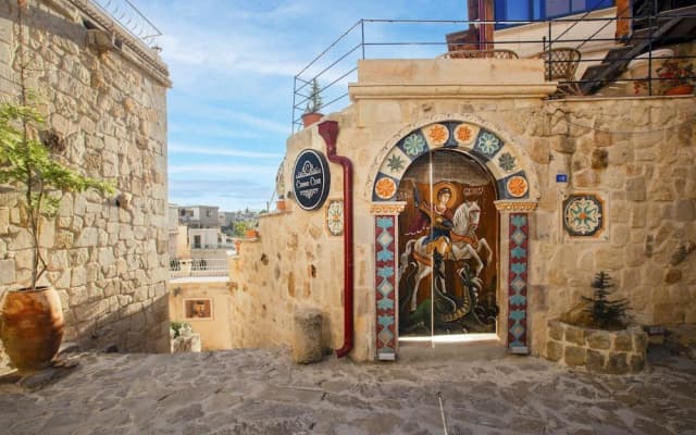 Carna Cave Hotel