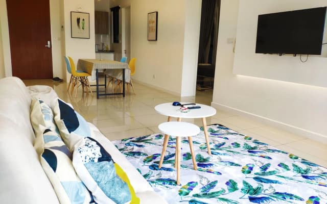 Le Pavilion by Salaam Suites, 5 pax, near Setiawalk