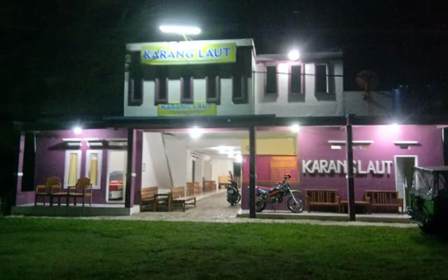 penginapan karanglaut santolo