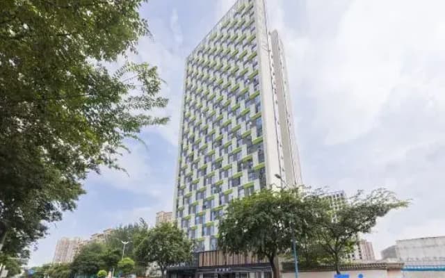 JI Hotel (Nanchang Honggutan Zhujiang Road Subway Station)