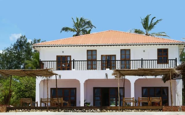 Moonshine Uroa Boutique Hotel