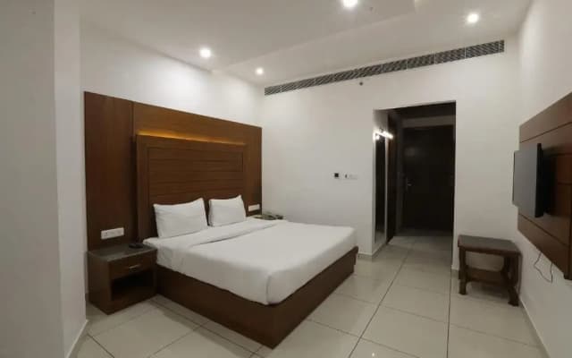 Grand Hotel Nawanshahr