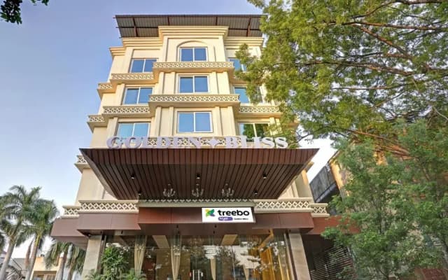 Treebo Premium Golden Bliss Trimurti Nagar Square