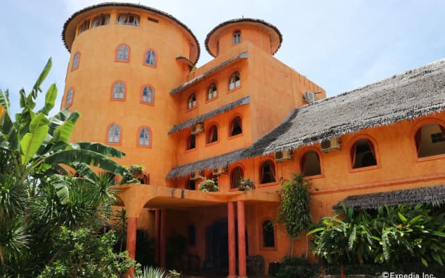 Coco Grove Beach Resort