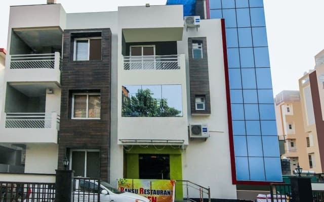 Collection O 17304 Ransu Residency