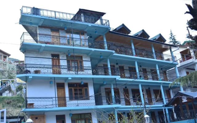 Hotel Neelgiri - Manali Diaries