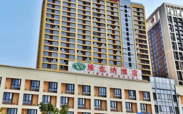 Vienna Hotel(Zhangzhou Jiaomei WanYi square store)